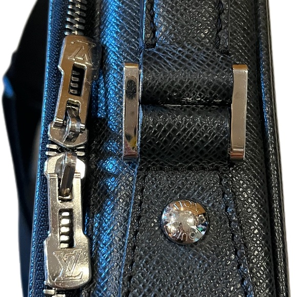 Louis Vuitton Black Laptop Case - Picture 8 of 11